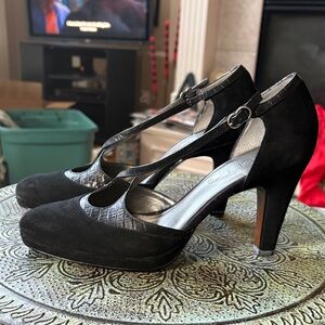 Ann Taylor LOFT Dana black suede buckle closed toe heels 7.5